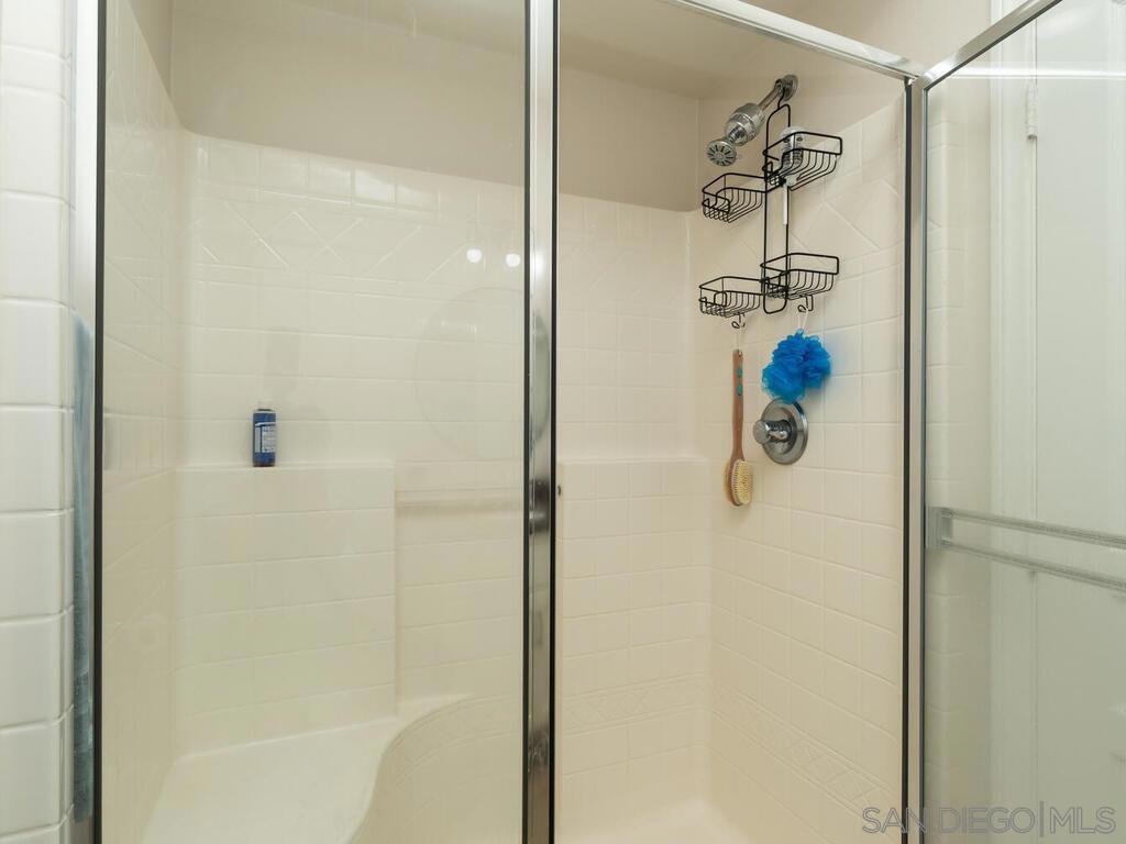 MLS #250039067SD image #17