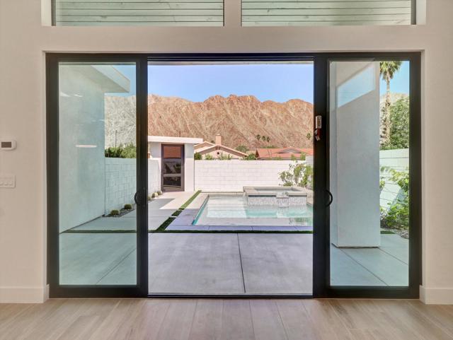 52120 Avenida Alvarado, La Quinta CA: https://media.crmls.org/mediaz/adbc5af0-156d-412d-a6c3-e5119b844a28.jpg
