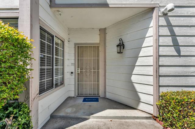 4438 Calypso Terrace, Fremont CA: https://media.crmls.org/mediaz/adbc6c4b-62f5-4a7c-96f3-0ac8de03f8c0.jpg
