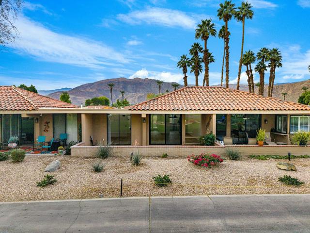 75 Sunrise Drive, Rancho Mirage CA: https://media.crmls.org/mediaz/adbd79e7-0a0c-4de6-bb5d-c0c521025940.jpg