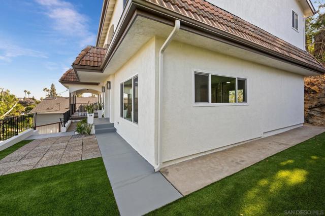 4334 Valle Dr., La Mesa CA: https://media.crmls.org/mediaz/adbdf585-b286-4ef2-8025-ddf89d63747e.jpg