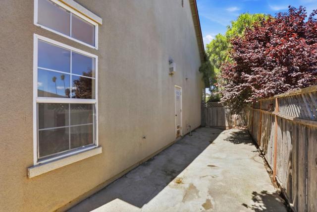 Image 37 of 44 For 631 Elm Avenue