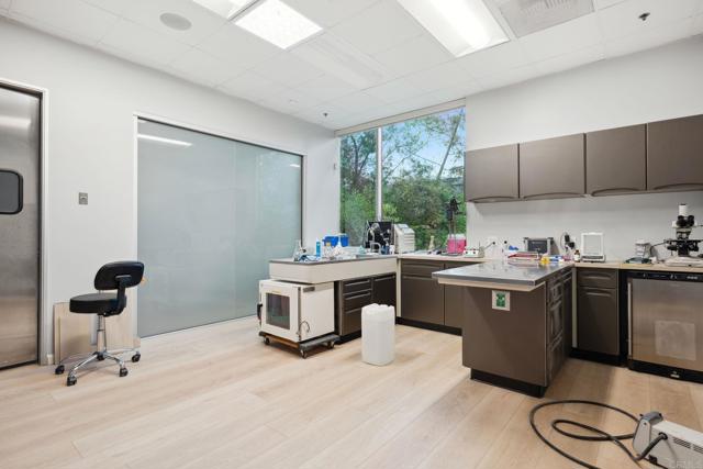 Image 12 of 23 For 11189 Sorrento Valley Road 105