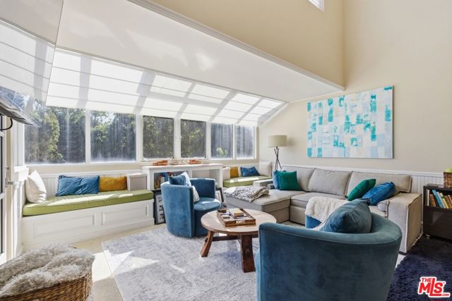 240 The, Redondo Beach CA: https://media.crmls.org/mediaz/adbeb24c-7f82-495d-b42f-c779c1139d1c.jpg