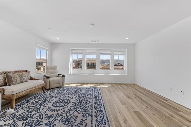 27983 Moosa Creek Way, Valley Center CA: https://media.crmls.org/mediaz/adbec11f-b715-4f82-b009-872520f41616.jpg
