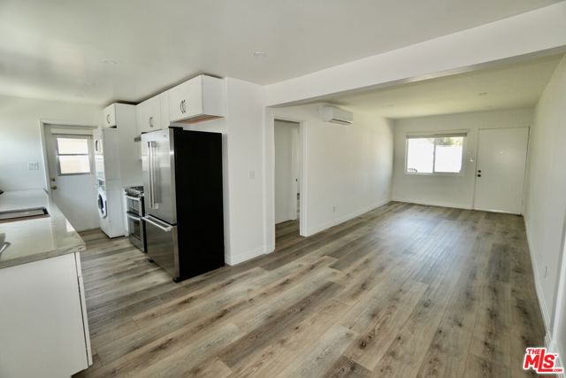 5216 Navarro Street, Los Angeles CA: https://media.crmls.org/mediaz/adbecb06-a949-4b3b-bdb3-1fd43f82359b.jpg