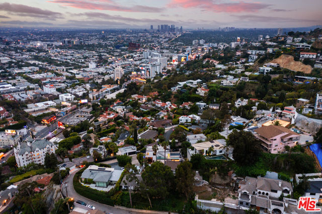 1545 Marlay Drive, Los Angeles CA: https://media.crmls.org/mediaz/adbf0faf-0fee-4029-a2b0-ba7701aedbd2.jpg