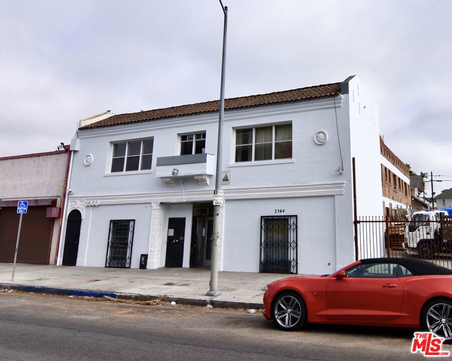 2360 W Washington Boulevard, Los Angeles, CA 90018
