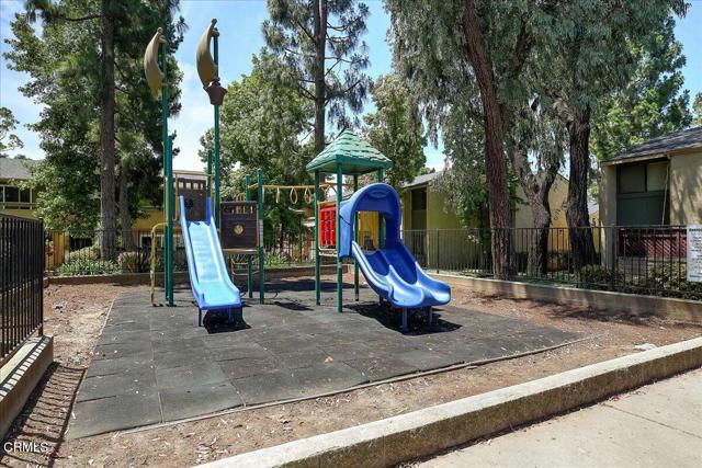 232 Rosewood Street, Ventura CA: https://media.crmls.org/mediaz/adc0c816-8a2d-42f6-938e-07afc65da64e.jpg