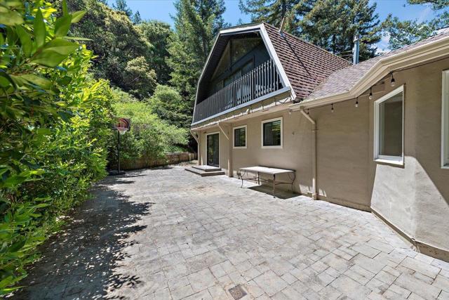 885 Patrol Road, Woodside CA: https://media.crmls.org/mediaz/adc0ce56-57b1-4fac-aeab-bedbfbc2f318.jpg