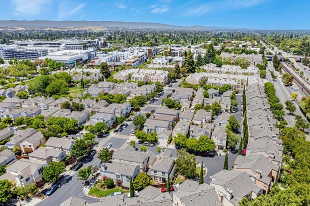 103 Whits Road, Mountain View CA: https://media.crmls.org/mediaz/adc0f3c4-4833-4859-851d-0f610502ec7f.jpg