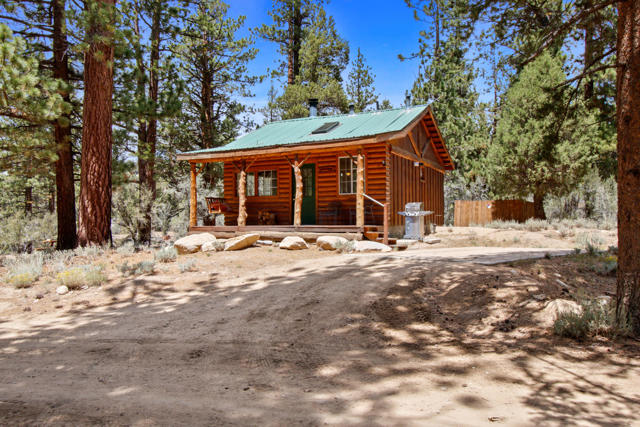 43630 Rainbow Lane, Angelus Oaks CA: https://media.crmls.org/mediaz/adc0fe1b-32a5-423c-a18e-c5840d78b34a.jpg
