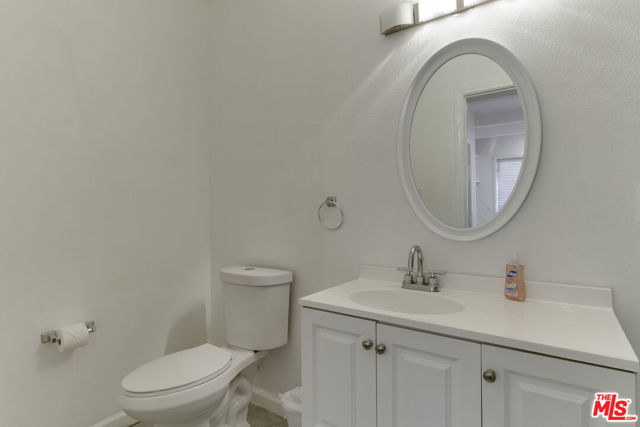 11812 RANDALL Street, Sun Valley CA: https://media.crmls.org/mediaz/adc24015-fa01-454d-86f4-21701279c53f.jpg