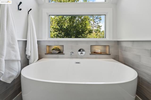 Image 40 of 60 For 5980 Harbord Dr