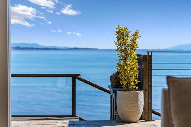 108 Grove Lane, Capitola CA: https://media.crmls.org/mediaz/adc2a3d7-0ff9-480b-a68d-de97ab607695.jpg