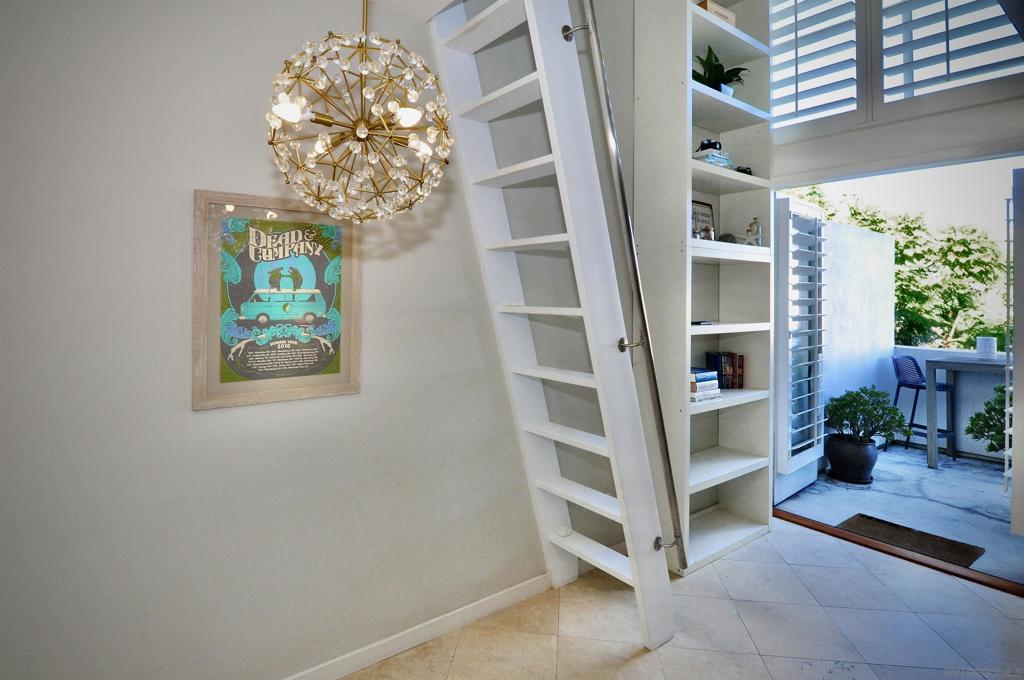 5490 La Jolla Blvd - photo 17