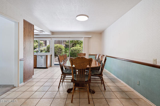 3034 Rollings Avenue, Thousand Oaks CA: https://media.crmls.org/mediaz/adc2bc88-e462-40d3-b663-232002604908.jpg