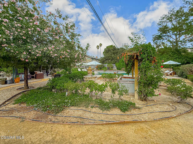 1888 El Monte Drive, Thousand Oaks CA: https://media.crmls.org/mediaz/adc2c313-1129-428b-86c6-42c2d47c8945.jpg