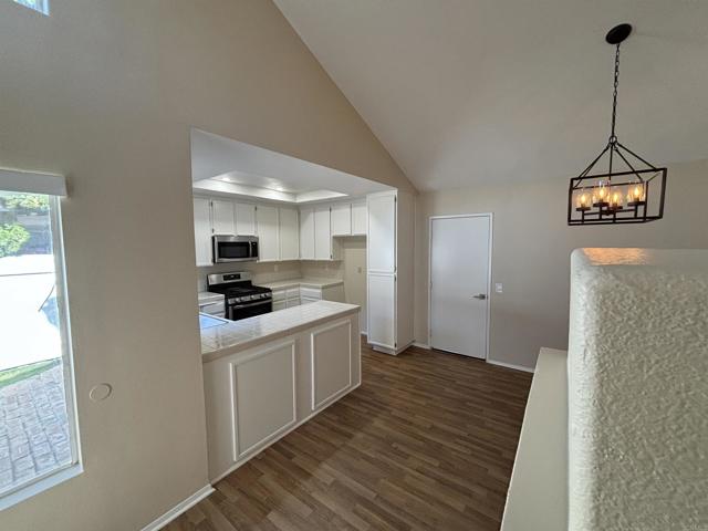 Detail Gallery Image 5 of 21 For 1130 Zarza Corte Ct, Chula Vista,  CA 91910 - 2 Beds | 2 Baths