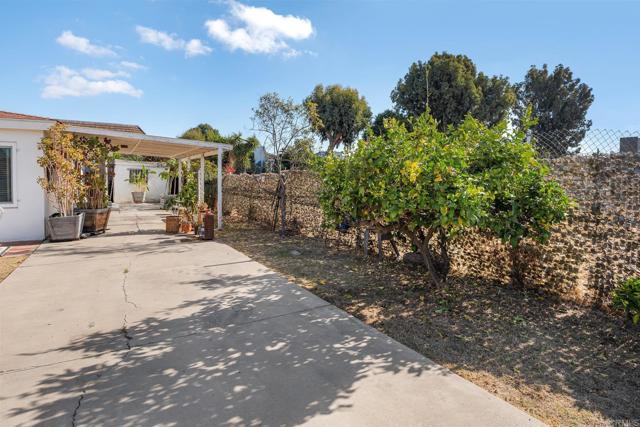 354 Sunrise Drive, San Ysidro CA: https://media.crmls.org/mediaz/adc367be-d41b-4f9c-8432-f035437dfc0c.jpg