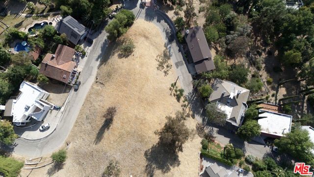 5015 Calatrana Drive, Woodland Hills CA: https://media.crmls.org/mediaz/adc3717e-2531-4789-bf70-c885bee46524.jpg