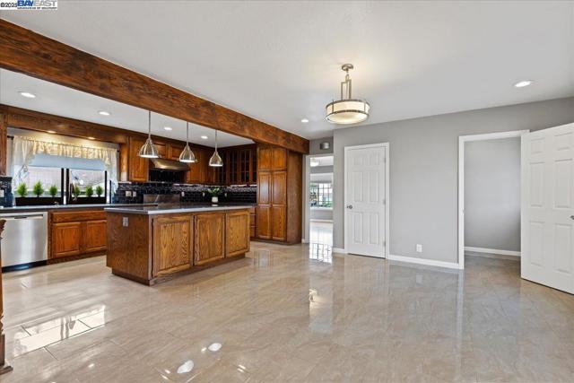 1672 Crescent Avenue, Castro Valley CA: https://media.crmls.org/mediaz/adc48b34-548e-4558-8e82-6ddc6d287102.jpg