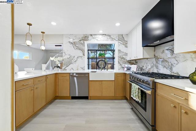35856 Adobe Dr, Fremont CA: https://media.crmls.org/mediaz/adc4aefa-2be3-4000-86a8-bcb66fa2857a.jpg