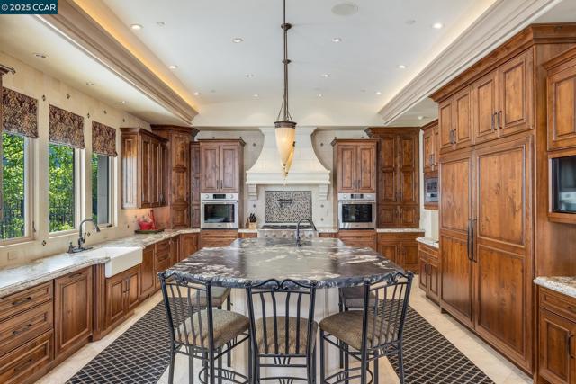 940 Eagle Ridge Dr, Danville CA: https://media.crmls.org/mediaz/adc52a3e-4634-46d4-8327-9ba2accadd97.jpg