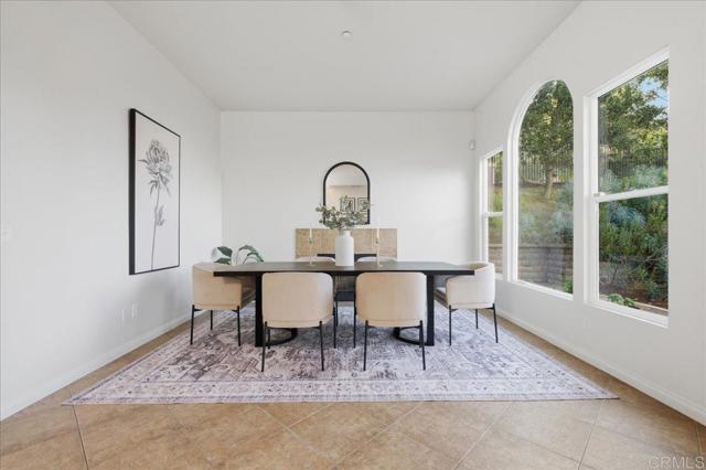 Detail Gallery Image 12 of 63 For 18385 Reata Way, San Diego,  CA 92128 - 5 Beds | 4 Baths