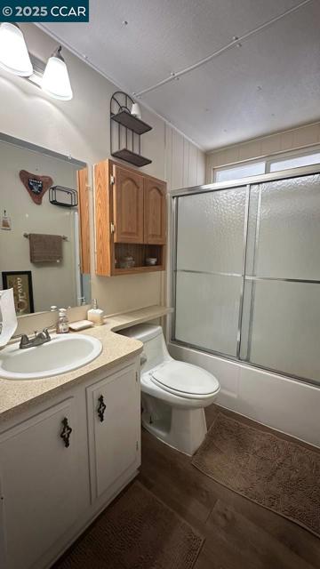 367 Ravine Cir, Rancho Cordova CA: https://media.crmls.org/mediaz/adc5cb5a-e82c-4942-917e-ba053ecfb359.jpg