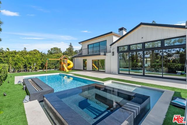 16015 Valley Wood Road, Sherman Oaks CA: https://media.crmls.org/mediaz/adc6239f-a67c-488e-9253-f841ed4c773c.jpg