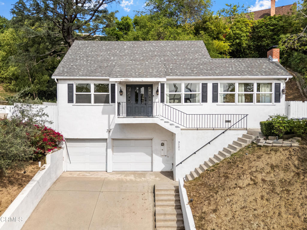 3121 Lake Hollywood Drive