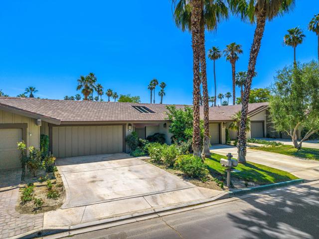 162 Lost River Drive, Palm Desert CA: https://media.crmls.org/mediaz/adc864a3-696e-4576-8e74-0e9678b69702.jpg