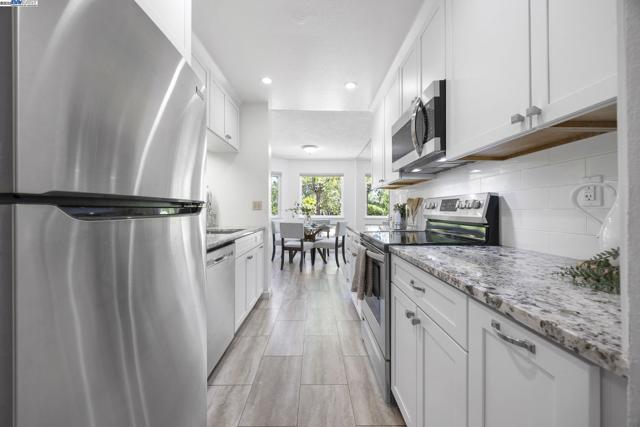 21228 Gary Dr, Hayward CA: https://media.crmls.org/mediaz/adc89bc5-8178-4d3f-a11f-537e23f313c9.jpg