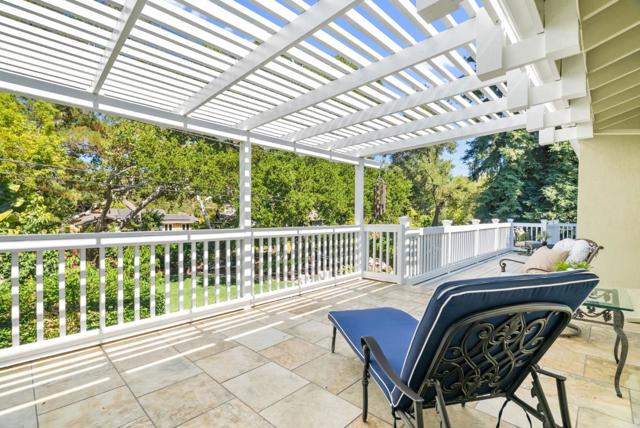10500 Creston Drive, Los Altos CA: https://media.crmls.org/mediaz/adc9c0cb-566e-46ea-a282-39b6708f91a3.jpg