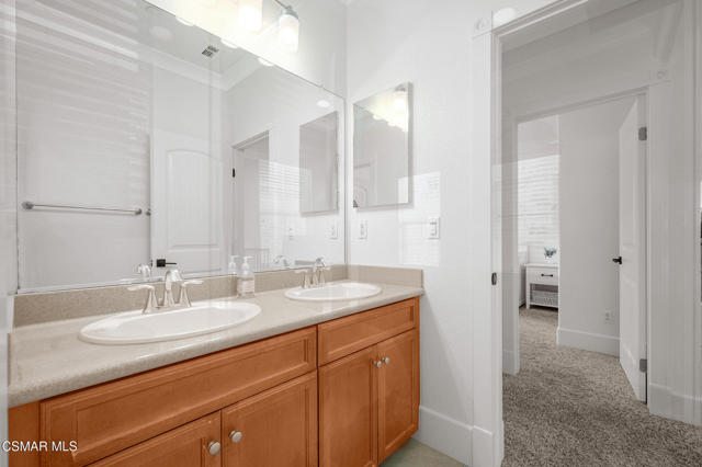 650 Astera Court, Newbury Park CA: https://media.crmls.org/mediaz/adca5d30-08bb-4095-9357-a13d97b0d897.jpg