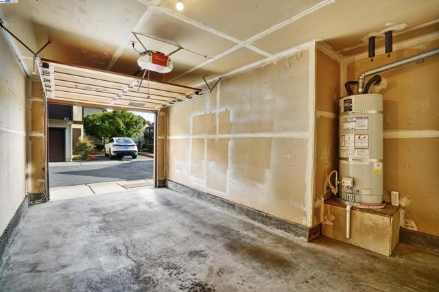2513 Galleon Place, San Leandro CA: https://media.crmls.org/mediaz/adca5f3f-2661-4f0d-8892-cc0e2a3ef17f.jpg