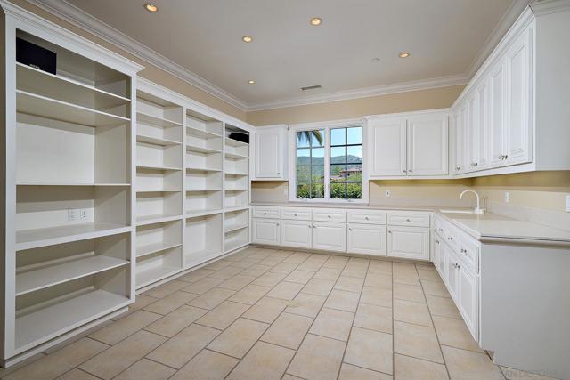 14460 Cheyenne Trl, Poway CA: https://media.crmls.org/mediaz/adca66f4-b2c7-4f97-b905-498f5547dd7d.jpg