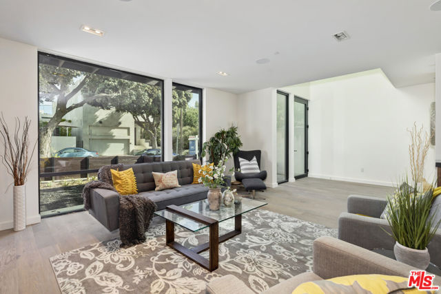 139 Hollister Avenue, Santa Monica CA: https://media.crmls.org/mediaz/adcad39c-6fb1-49e1-9694-435576a4a170.jpg