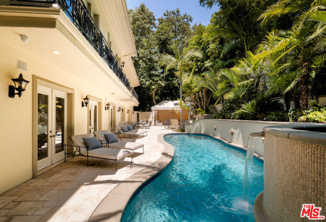 1350 Benedict Canyon Drive, Beverly Hills CA: https://media.crmls.org/mediaz/adcae3fd-adc7-4d98-9814-a0737169de35.jpg