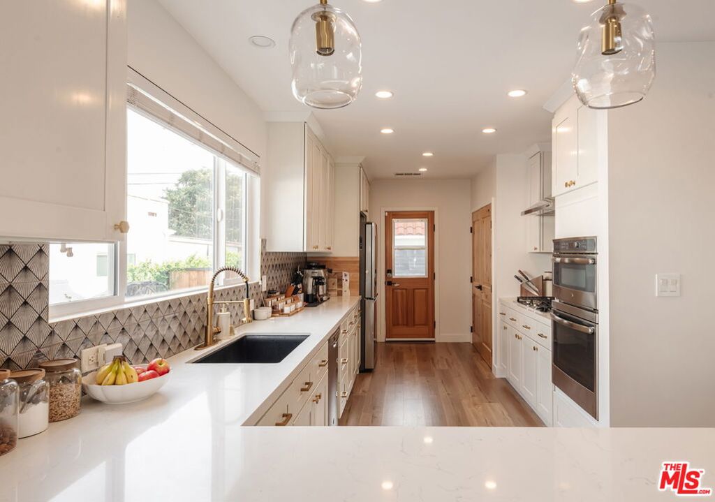 Adcb072A C46F 48Fc A0A9 D8Ce8Dc11Fb0 2422 W 77Th Street, Inglewood, Ca 90305 &Lt;Span Style='BackgroundColor:transparent;Padding:0Px;'&Gt; &Lt;Small&Gt; &Lt;I&Gt; &Lt;/I&Gt; &Lt;/Small&Gt;&Lt;/Span&Gt;