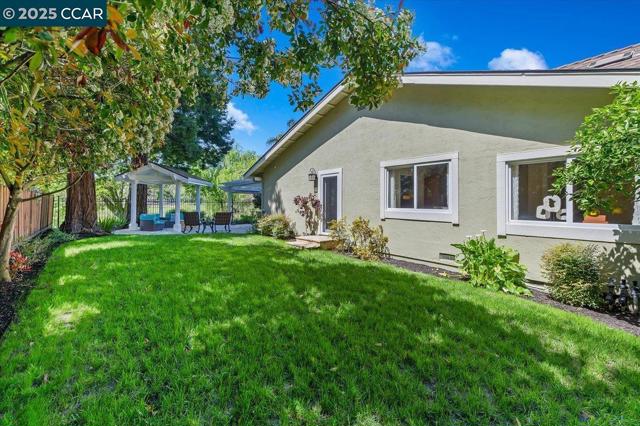 9461 Thunderbird Pl, San Ramon CA: https://media.crmls.org/mediaz/adcb28f3-0b66-41f9-a76e-a74b4ad59f76.jpg