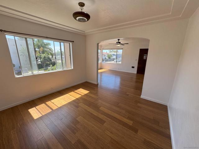 3102 Fenelon St, San Diego CA: https://media.crmls.org/mediaz/adcdd9be-44d3-47b0-82f2-95cf1c6629a2.jpg