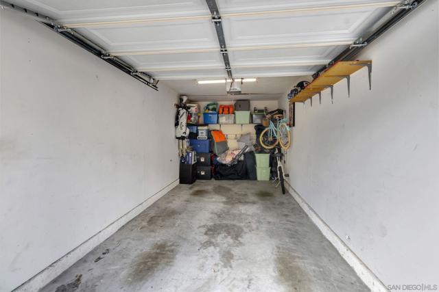 3432 Cameo Dr, Oceanside CA: https://media.crmls.org/mediaz/adce1e1f-abde-4055-a90e-e7e1586fe82a.jpg