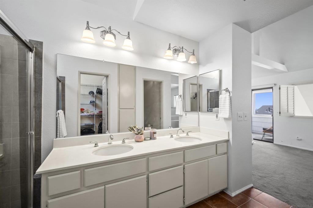 MLS #250031714SD img 2