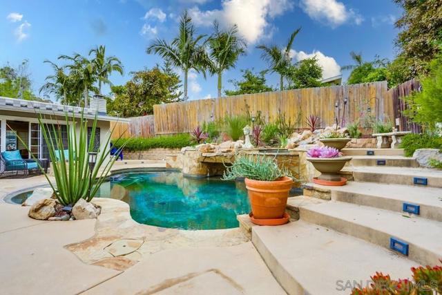 2293 Alta Vista Drive, Vista CA: https://media.crmls.org/mediaz/adce6bb6-e27b-4f02-9f15-81f1b26b3046.jpg