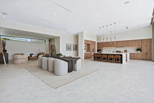 7 Makena Lane, Rancho Mirage CA: https://media.crmls.org/mediaz/adced77a-5012-4382-bb95-48237e7cb4bc.jpg