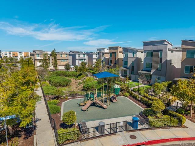 Detail Gallery Image 11 of 61 For 1812 Mint Terrace #UNIT 2,  Chula Vista,  CA 91915 - 4 Beds | 3/1 Baths