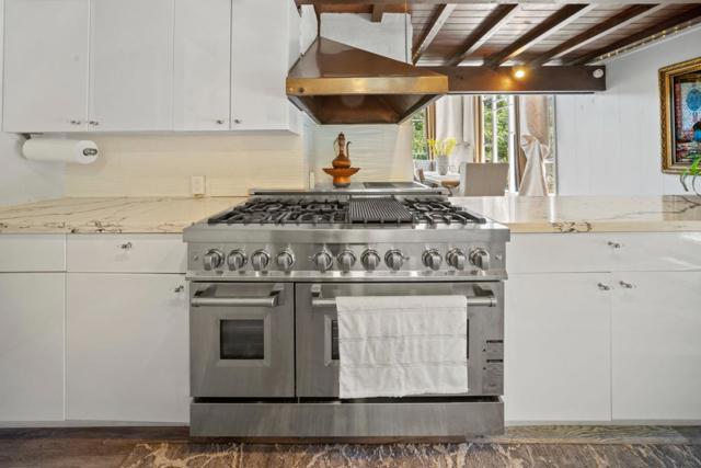 81 E Garzas Road, Carmel Valley CA: https://media.crmls.org/mediaz/adcef379-90ee-4731-aa25-ab6abb0aaaeb.jpg