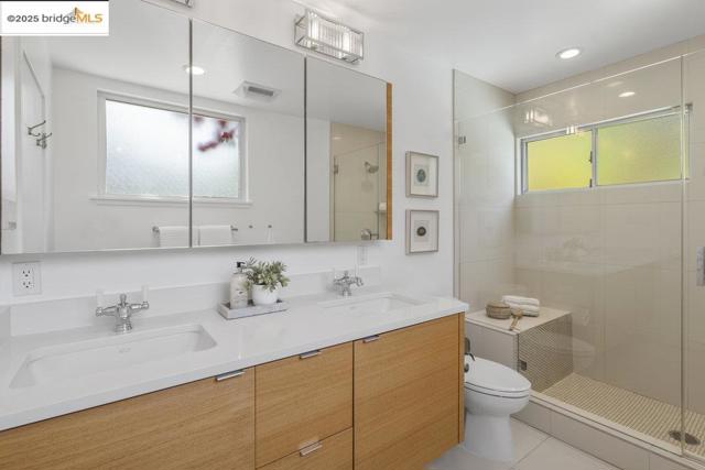 8715 Don Carol Drive, El Cerrito CA: https://media.crmls.org/mediaz/adcf199d-0b49-42e7-8adf-f792ea38aad3.jpg